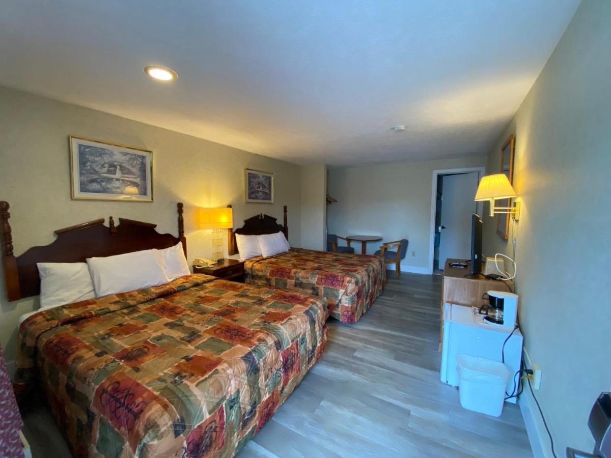 Economy Lodge 682 Main St สเตอร์บริดจ์ ภายนอก รูปภาพ