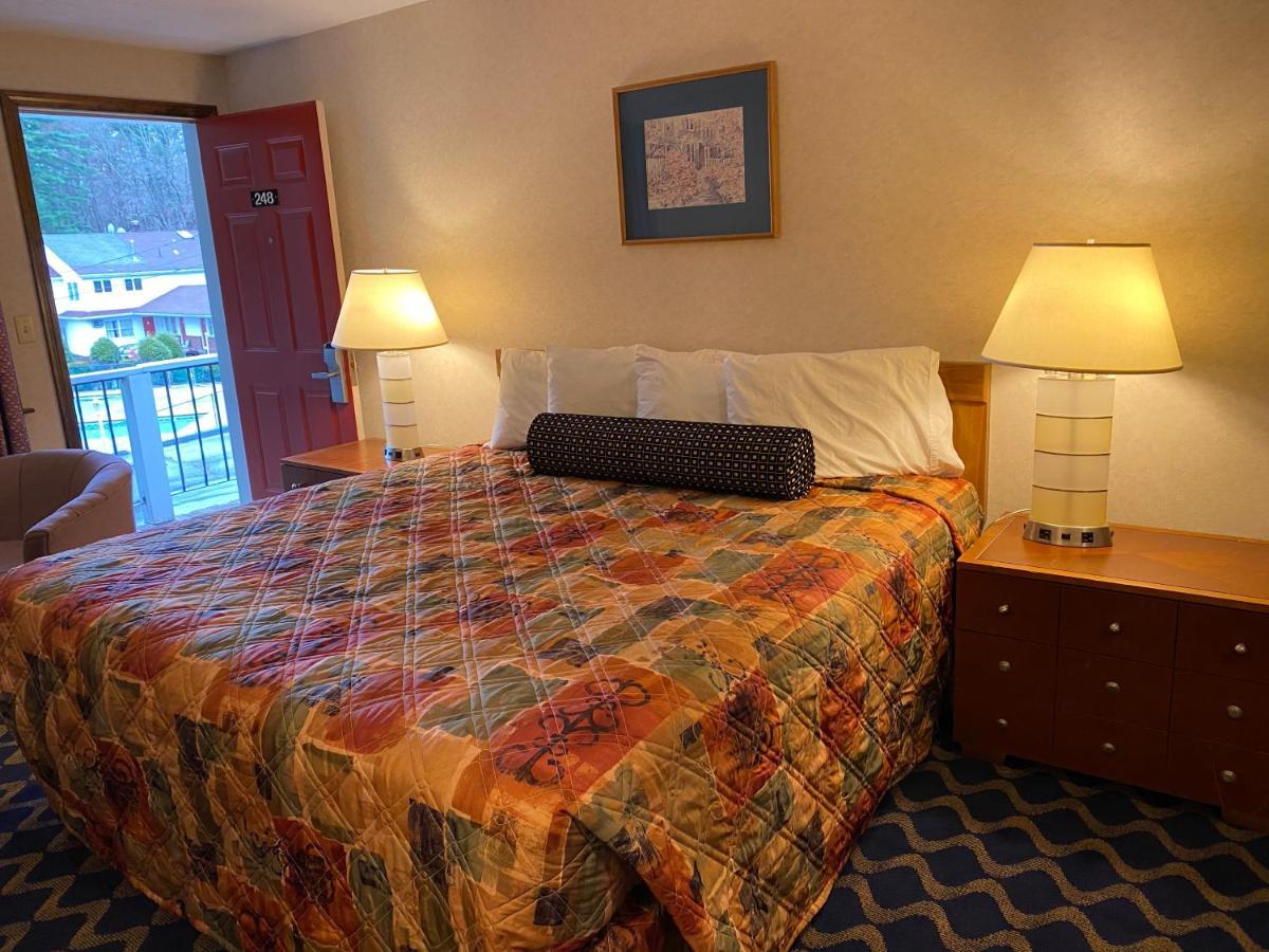 Economy Lodge 682 Main St สเตอร์บริดจ์ ภายนอก รูปภาพ