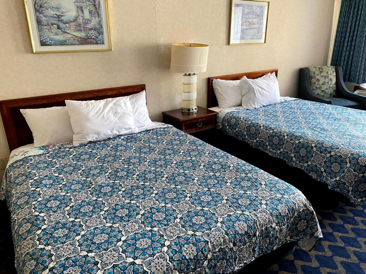 Economy Lodge 682 Main St สเตอร์บริดจ์ ภายนอก รูปภาพ