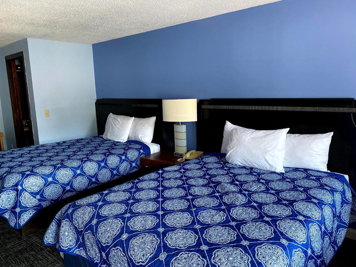 Economy Lodge 682 Main St สเตอร์บริดจ์ ภายนอก รูปภาพ