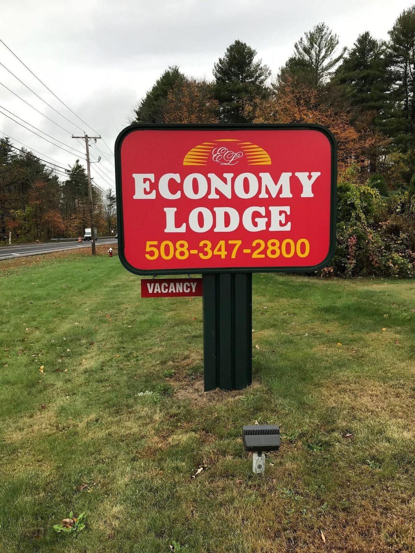 Economy Lodge 682 Main St สเตอร์บริดจ์ ภายนอก รูปภาพ